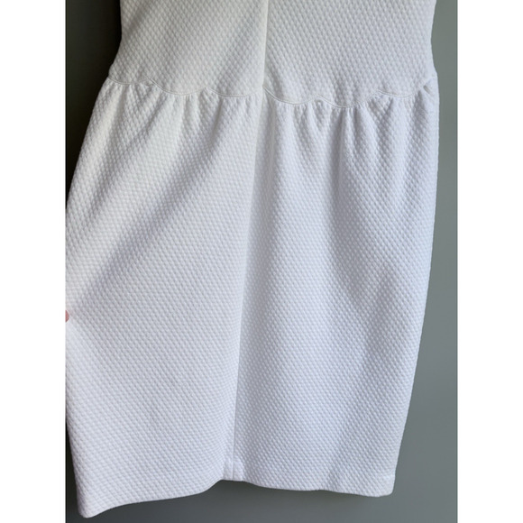 VTG Adrienne Vittadini White Cotton Dress Sz 10 Scalloped Textured Gold Button - Picture 12 of 16